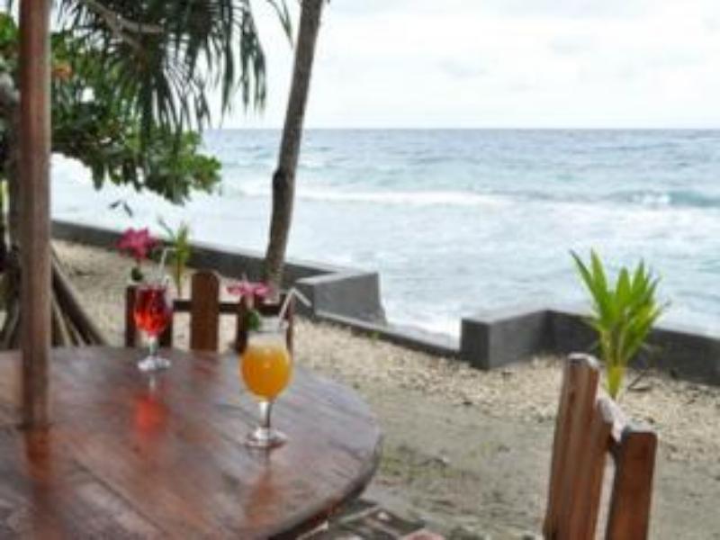 Oyo 1688 Collin Beach Hotel Ambon Exterior foto